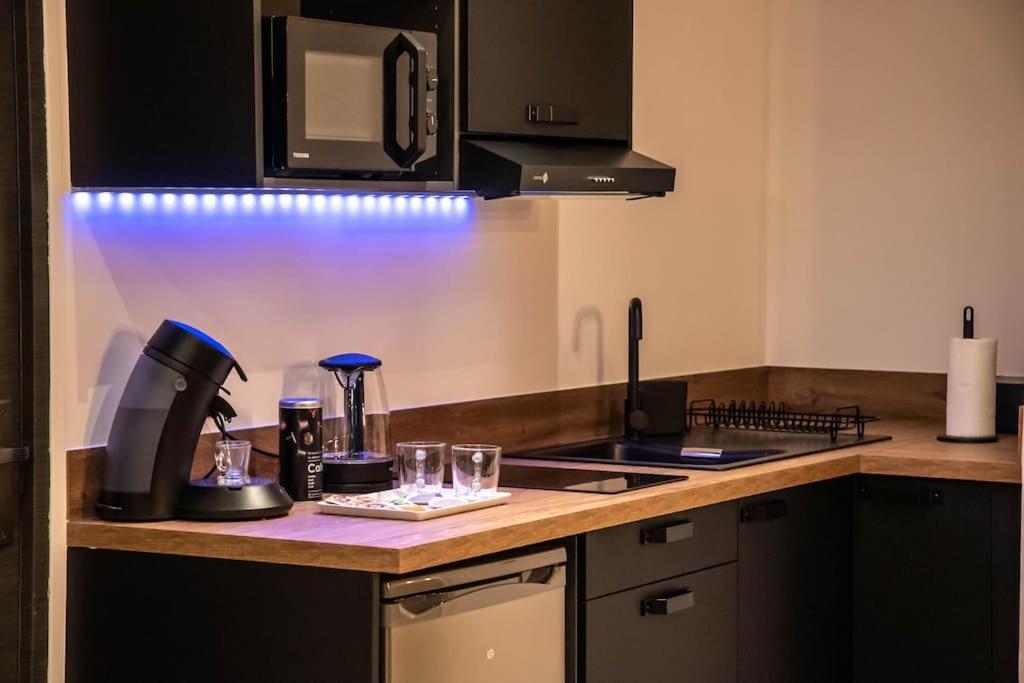 Blue Night - Jacuzzi - Bord De Seine Apartamento Corbeil-Essonnes Exterior foto