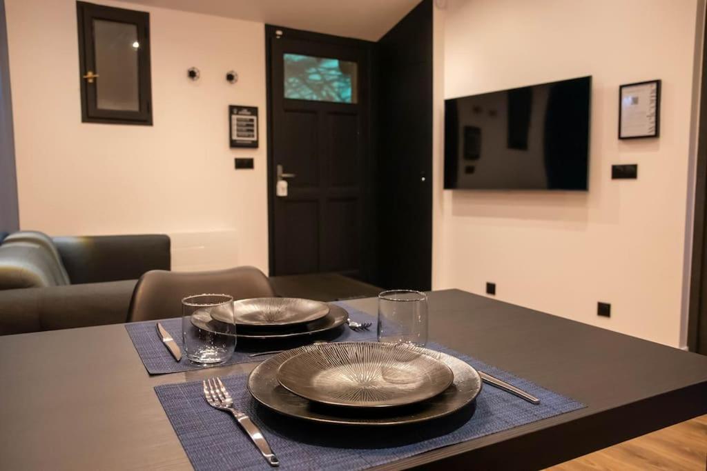 Blue Night - Jacuzzi - Bord De Seine Apartamento Corbeil-Essonnes Exterior foto