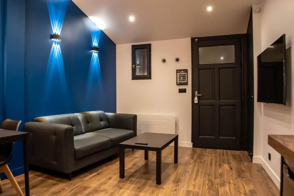 Blue Night - Jacuzzi - Bord De Seine Apartamento Corbeil-Essonnes Exterior foto