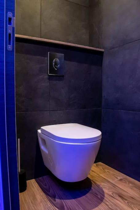 Blue Night - Jacuzzi - Bord De Seine Apartamento Corbeil-Essonnes Exterior foto